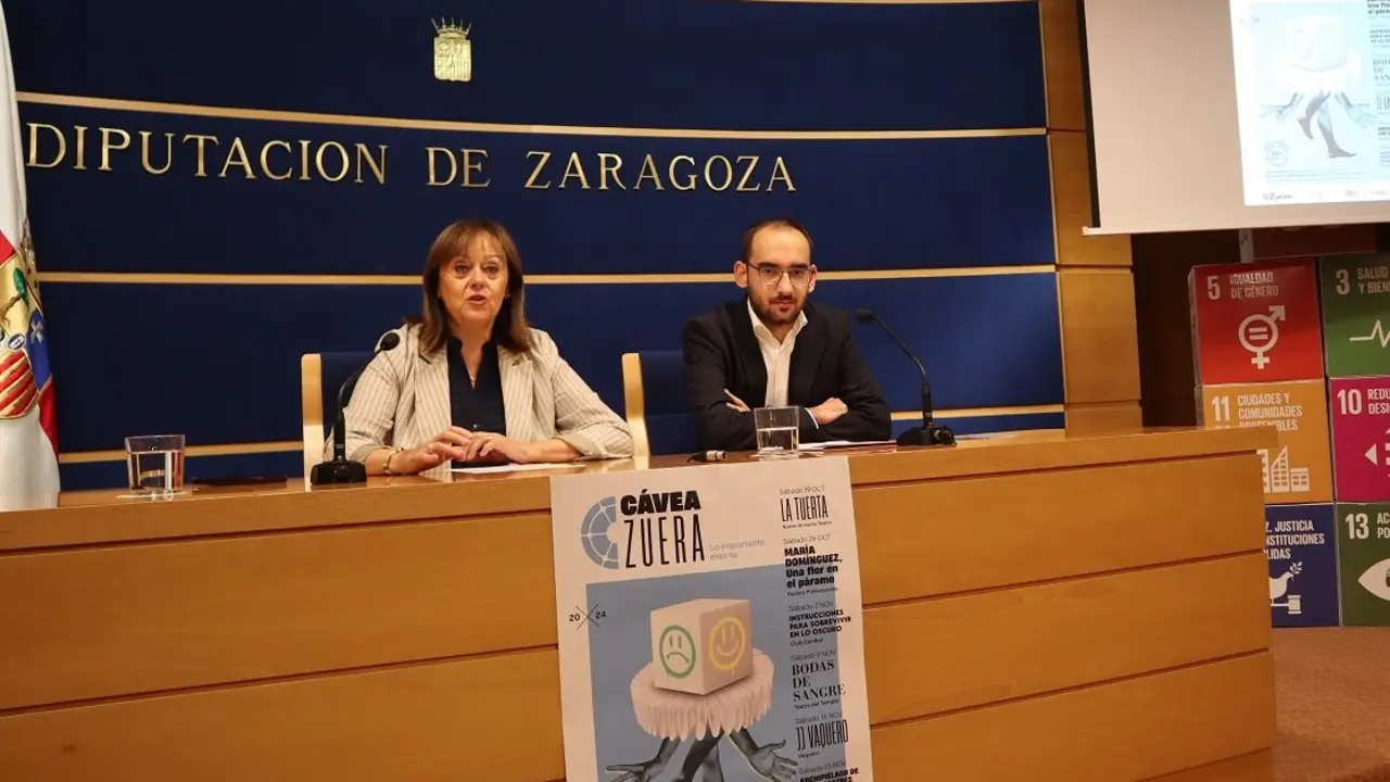 Charo L&aacute;zaro y Miguel Lozano, en la presentaci&oacute;n de C&aacute;vea Zuera. / DPZ