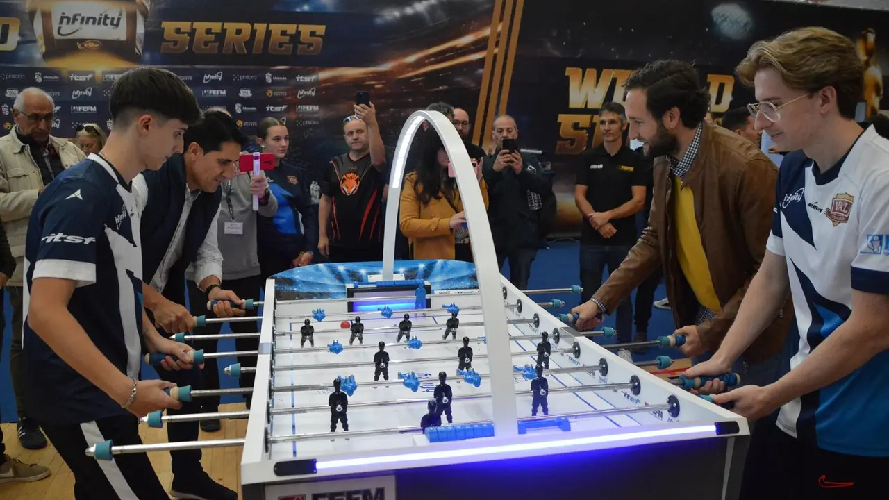 Momento del campeonato de futbol&iacute;n de Monz&oacute;n