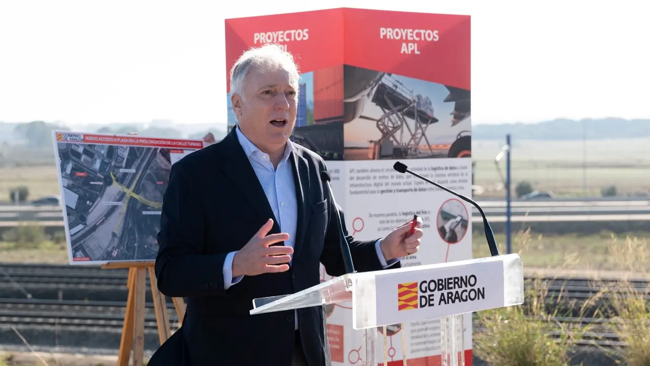 El consejero de Fomento, Vivienda, Log&iacute;stica y Cohesi&oacute;n Territorial del Gobierno aragon&eacute;s, Octavio L&oacute;pez, presenta el proyecto del nuevo acceso a la Plataforma Log&iacute;stica de Zaragoza (PLAZA) por su parte norte / Fabi&aacute;n Sim&oacute;n