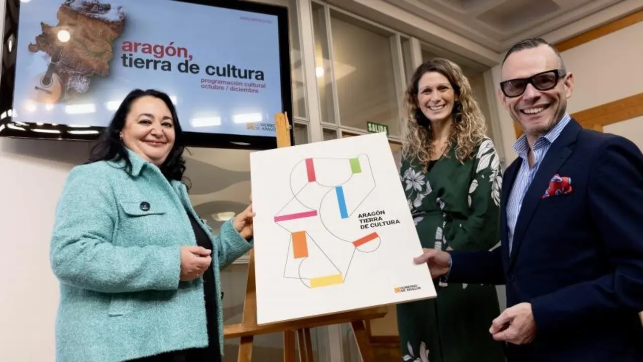 El director general de Cultura, Pedro Olloqui, presenta la nueva programaci&oacute;n cultural / DGA