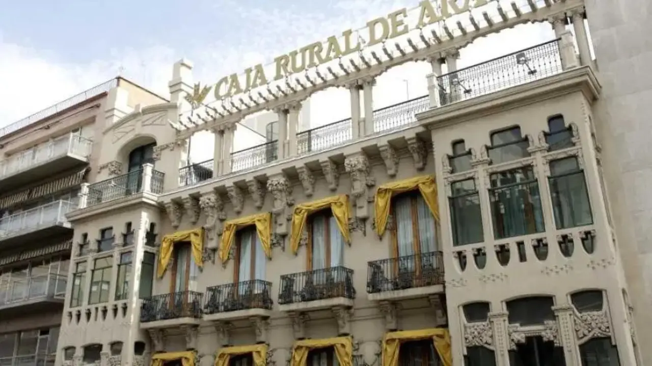 Edificio Caja Rural de Arag&oacute;n.
