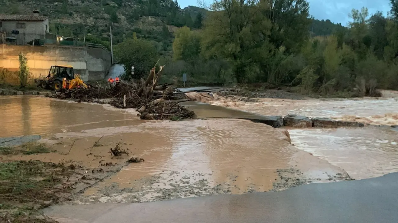 Inundaci&oacute;n en la carretera entre Od&oacute;n y Blancas, en Teruel / 112 ARAG&Oacute;N