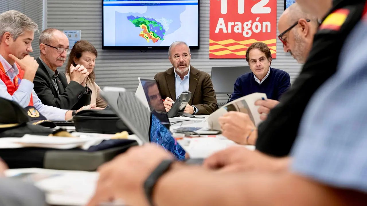 Jorge Azc&oacute;n preside la reuni&oacute;n del 112 para hacer frente a la DANA en Arag&oacute;n