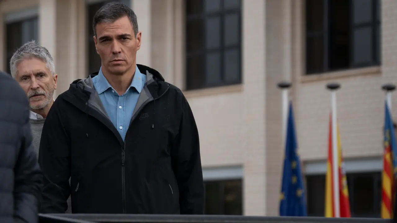El presidente del Gobierno, Pedro S&aacute;nchez, junto con el ministro de Interior, Fernando Grande-Marlaska, en Valencia