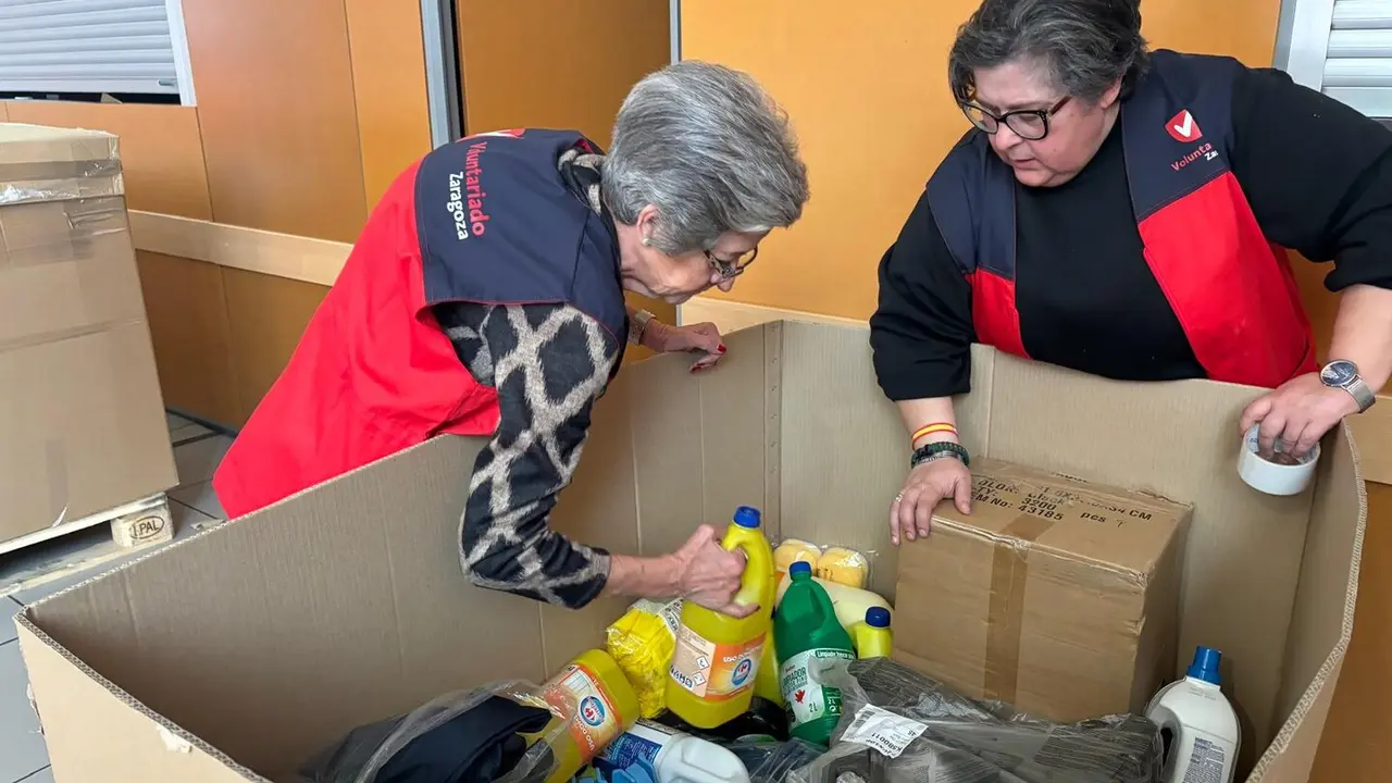 Recogida de alimentos para las v&iacute;ctimas de la DANA en el Centro C&iacute;vico Universidad. / Ayuntamiento de Zaragoza