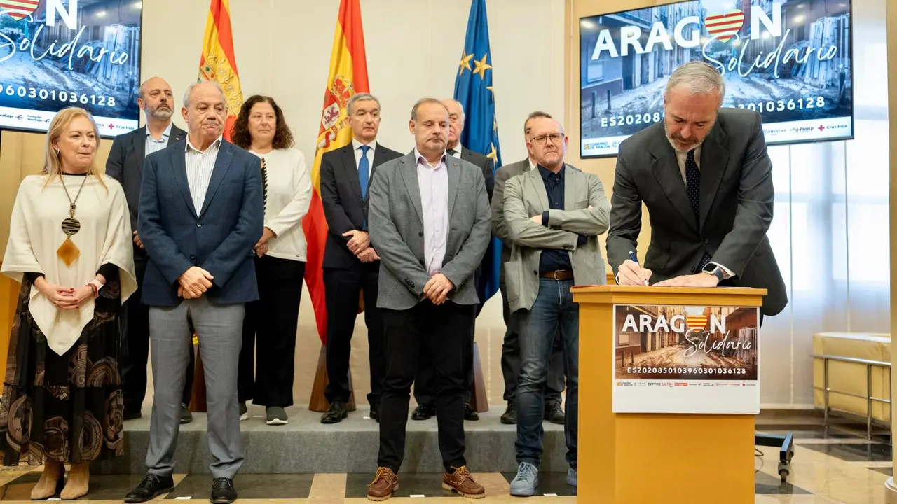 Firma del acuerdo Arag&oacute;n Solidario