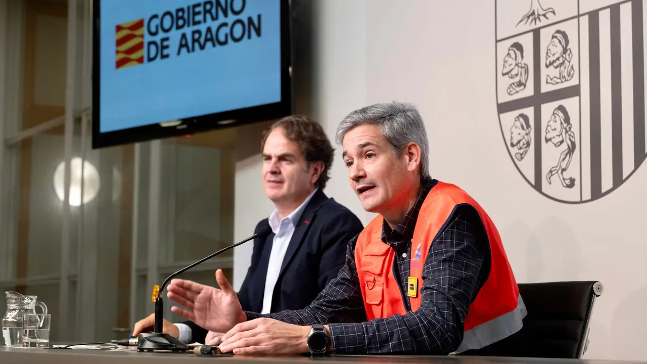 El jefe del servicio de Seguridad y Protecci&oacute;n Civil del Gobierno de Arag&oacute;n, Jorge Crespo, en una rueda de prensa