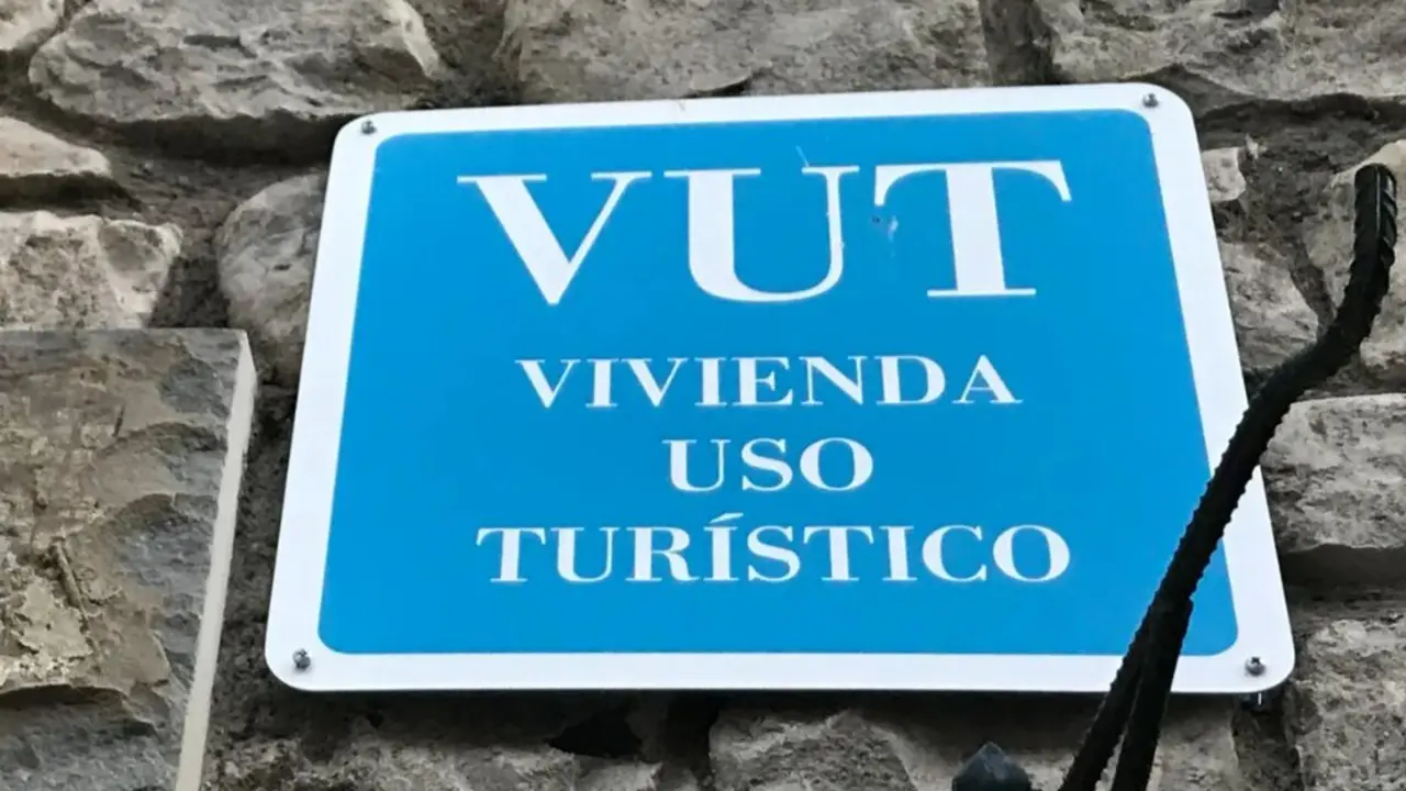 Cartel de una vivienda de uso tur&iacute;stico. EP