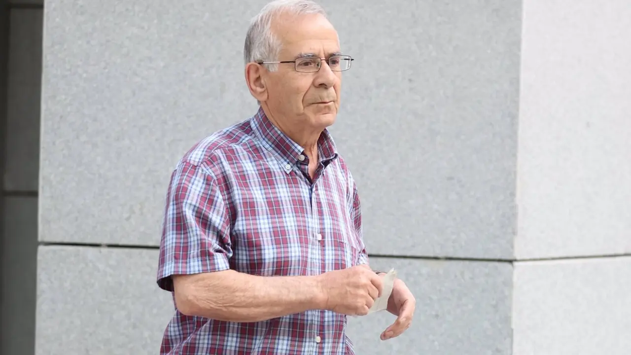 El jubilado burgal&eacute;s Pompeyo Gonz&aacute;lez a su llegada a la Audiencia Nacional, a 13 de mayo de 2024, en Madrid (Espa&ntilde;a)