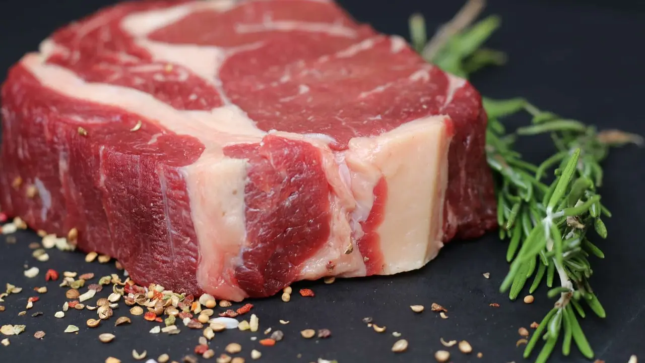 Los supermercados con mejor y peor calidad de carne fresca en Espa&ntilde;a, seg&uacute;n la OCU