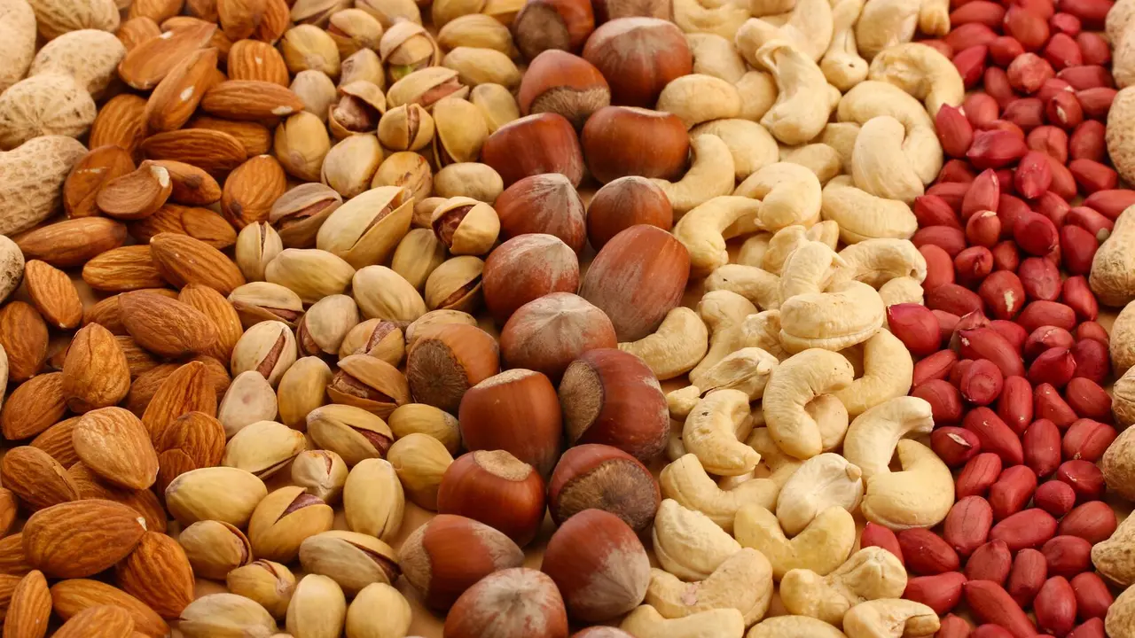 Descubre los frutos secos que te ayudar&aacute;n a dormir mejor y c&oacute;mo combinarlos