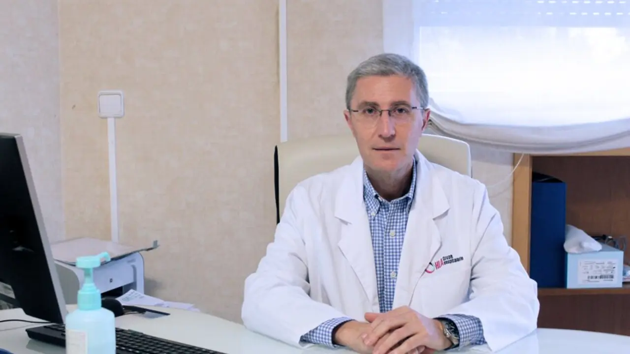 &bull;	El Dr. Javier Fuentes, especialista en el aparato digestivo de HLA Cl&iacute;nica Montpellier