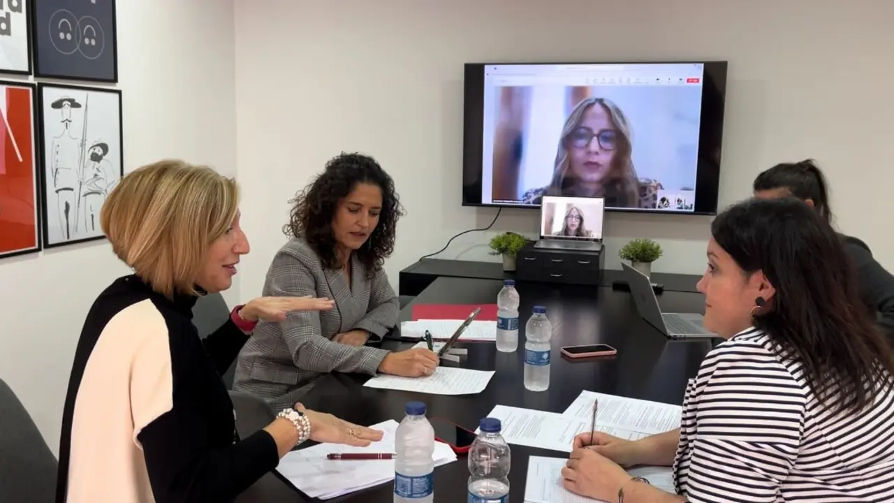 Manuela Berges (Pedrola), Elena Lacalle (Cuarte), Carlota Ariza (Calatayud) e Isis Moreno (La Almunia), en la mesa de debate de HOY ARAG&Oacute;N. / M. M.
