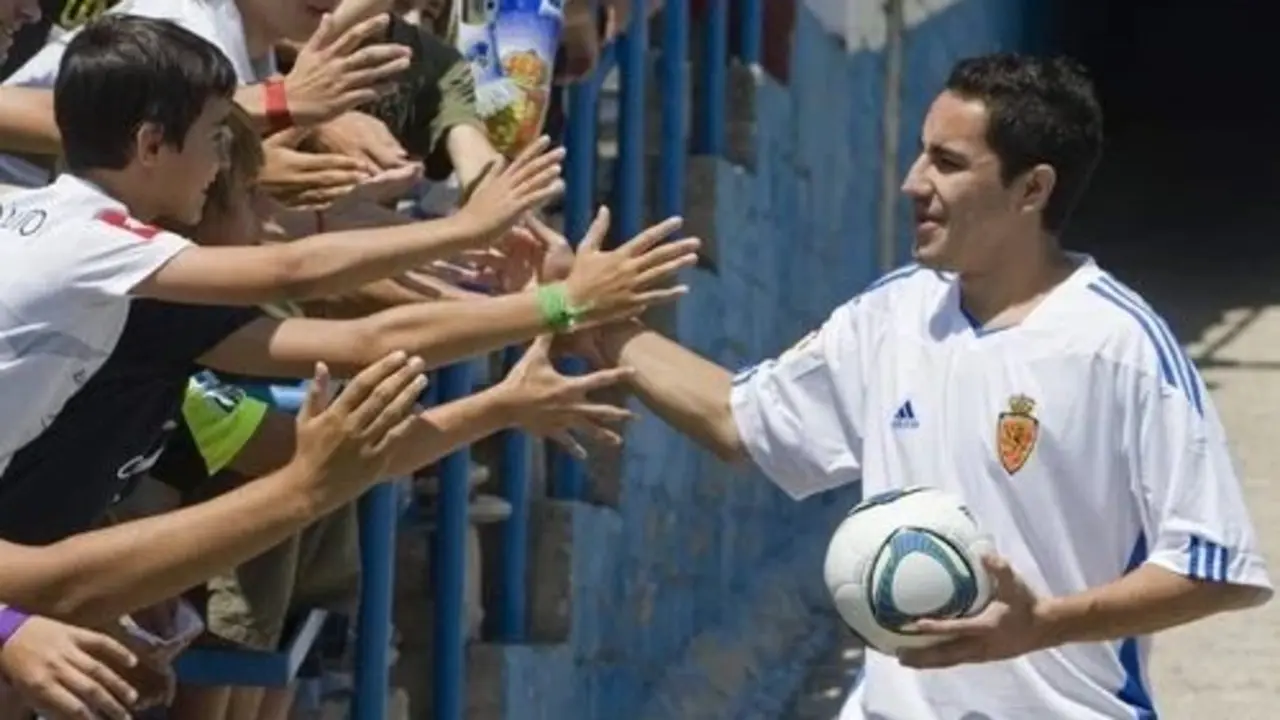 Efra&iacute;n Ju&aacute;rez con el Real Zaragoza / EFE
