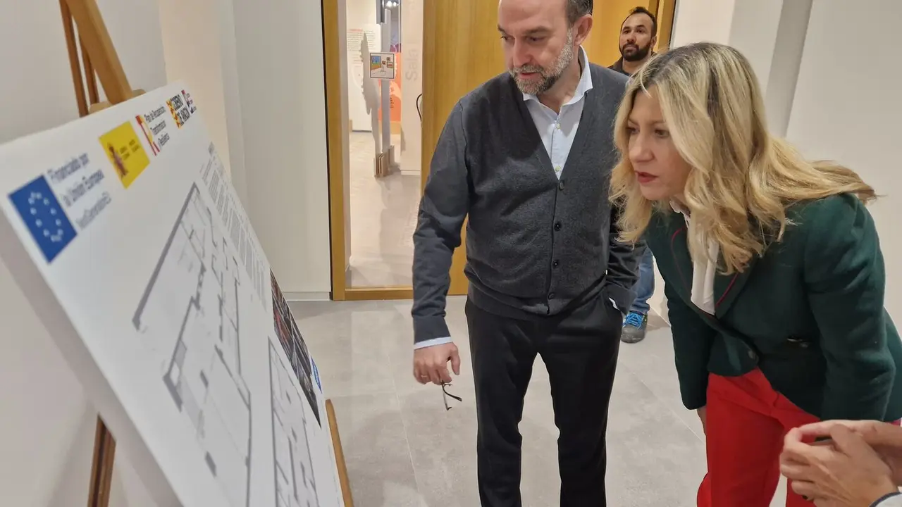 La vicepresidenta del Gobierno de Arag&oacute;n, Mar Vaquero, en la visita a la sede de Caivis