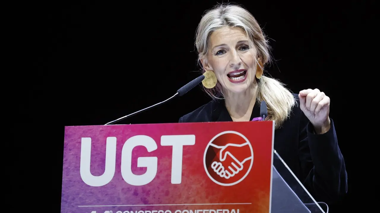 La vicepresidenta segunda y ministra de Trabajo y Econom&iacute;a Social, Yolanda D&iacute;az, interviene durante el 44 Congreso Confederal de UGT, en el Auditorio del Centro de Convenciones Internacionales de Barcelona, a 25 de noviembre de 2024, en Barcelona, Catalunya (Espa&ntilde;a). En el congreso, que se celebrar&aacute; del 25 al 27 de noviembre, reunir&aacute; a unos 1500 sindicalistas que abordar&aacute;n la reducci&oacute;n de la jornada laboral, el acceso a la vivienda y el salario m&iacute;nimo interprofesional (SMI), entre otras

Kike Rinc&oacute;n / Europa Press
25 NOVIEMBRE 2024;UGT;CONGRESO;CONFEDERAL;AUDITORIO;CENTRO;CONVENCIONES;INTERNACIONALES;BARCELONA;JORNADA LABORAL
25/11/2024