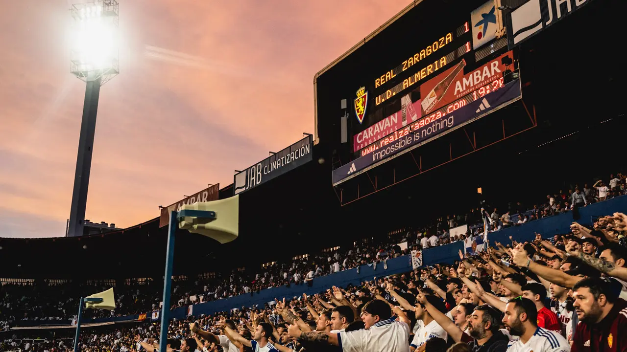 Afici&oacute;n del Real Zaragoza / MARCOS CEBRI&Aacute;N