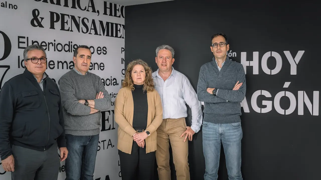 De izquierda a derecha, Antonio Gonz&aacute;lez (Maderas Ona), Enrique Arrechea (DGA), Bego&ntilde;a Dorado (Adelpa), Nacho F&aacute;bregas (Pirinea) y Pablo Pevidal (ECODES). / &Aacute;lvaro Calvo