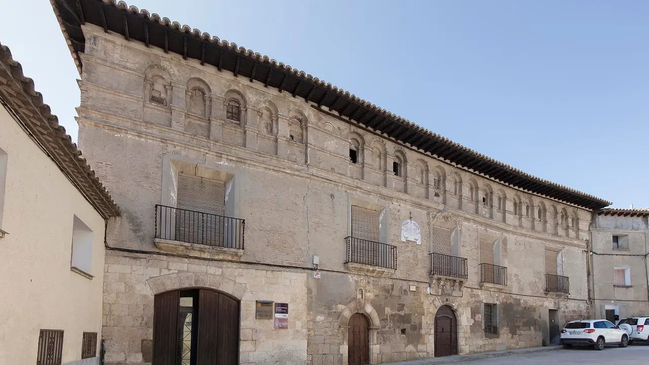 El Palacio de los Barones de Valdeolivos.