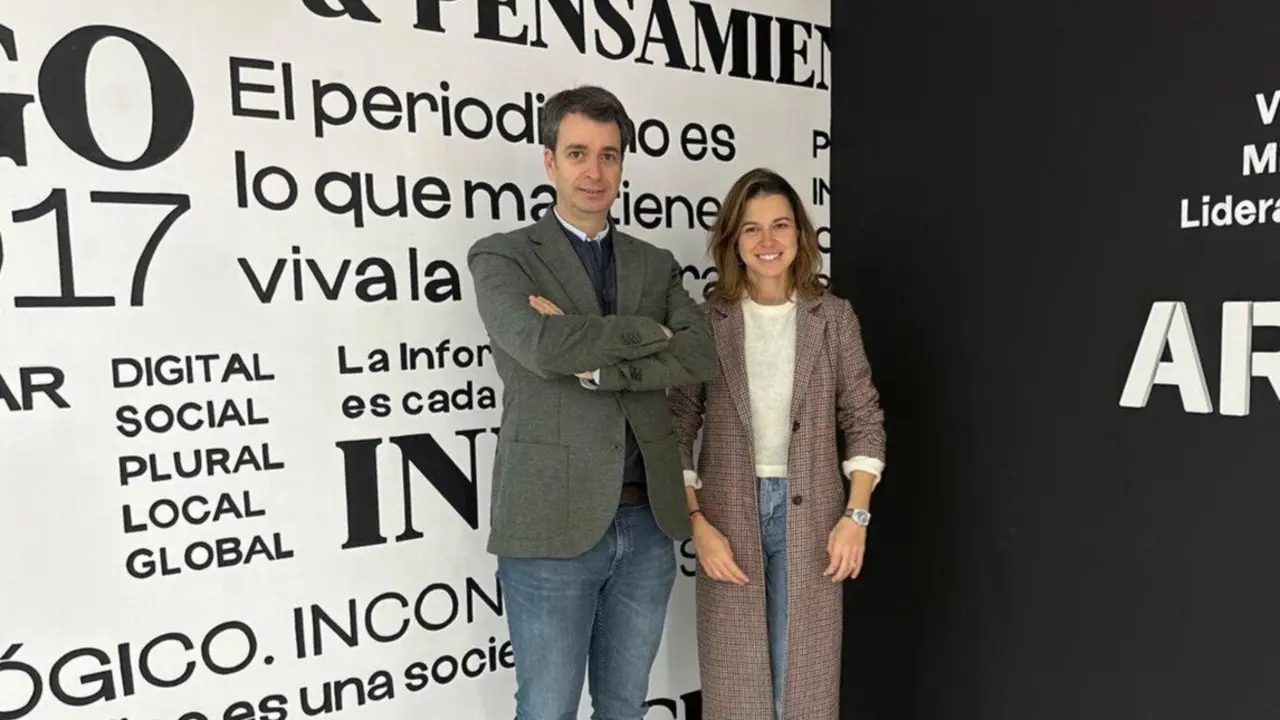 Los hermanos Ana y Lucas Rivera est&aacute;n al frente de la empresa Ribawood. / HA