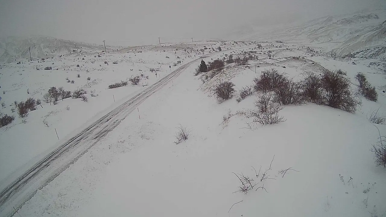 Carretera acceso a Portalet. Tr&aacute;fico.