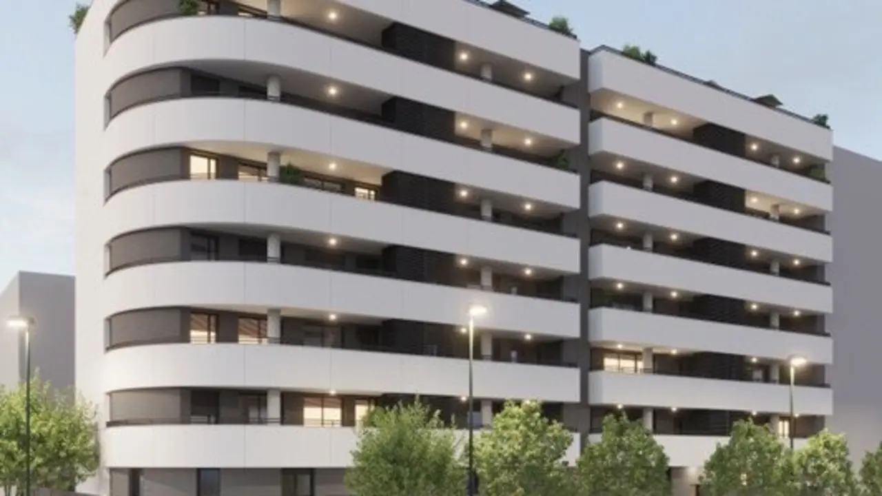 Residencial Miralbueno y su carcater&iacute;stica fachada curva / Segia Residencial