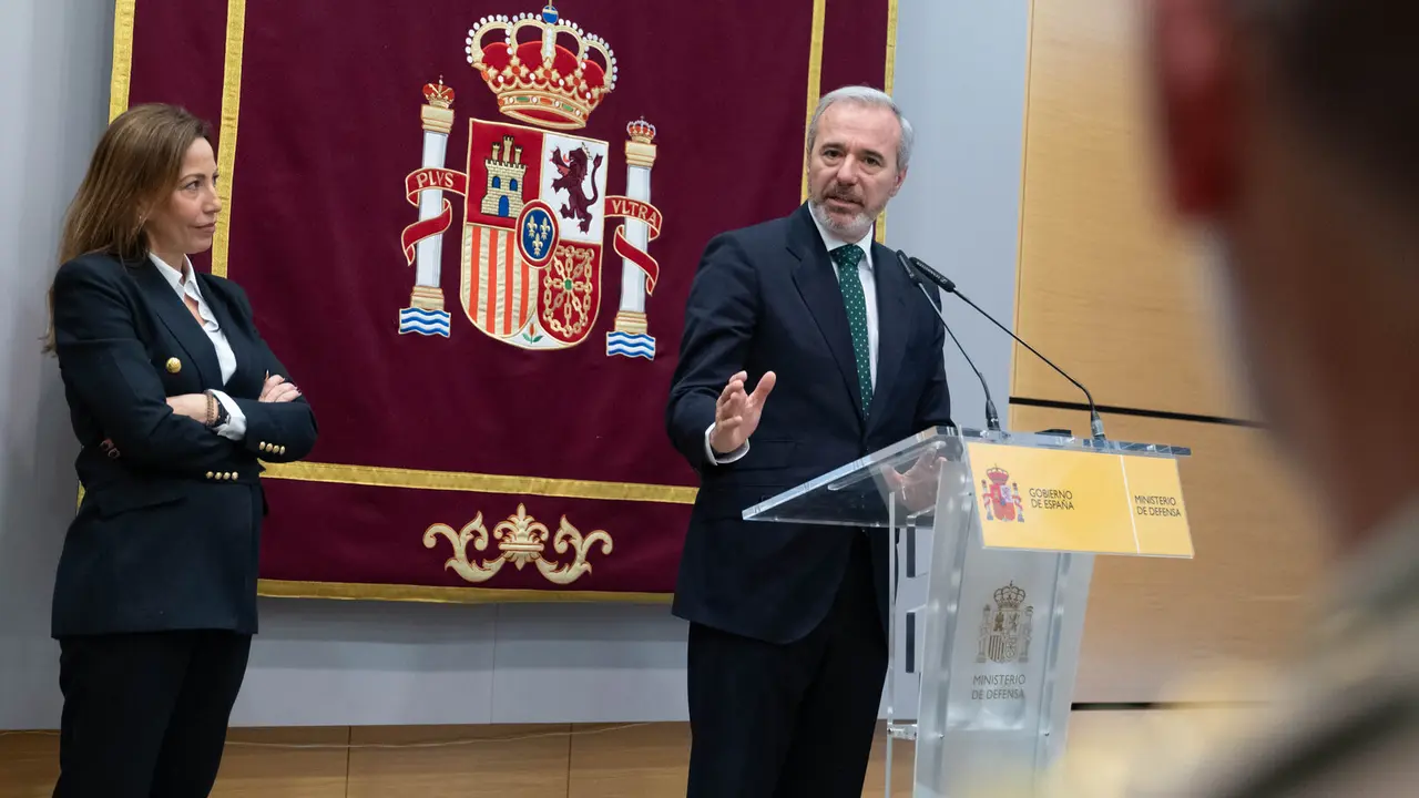 El presidente de Arag&oacute;n, Jorge Azc&oacute;n y la alcaldesa de Zaragoza, Natalia Chueca.