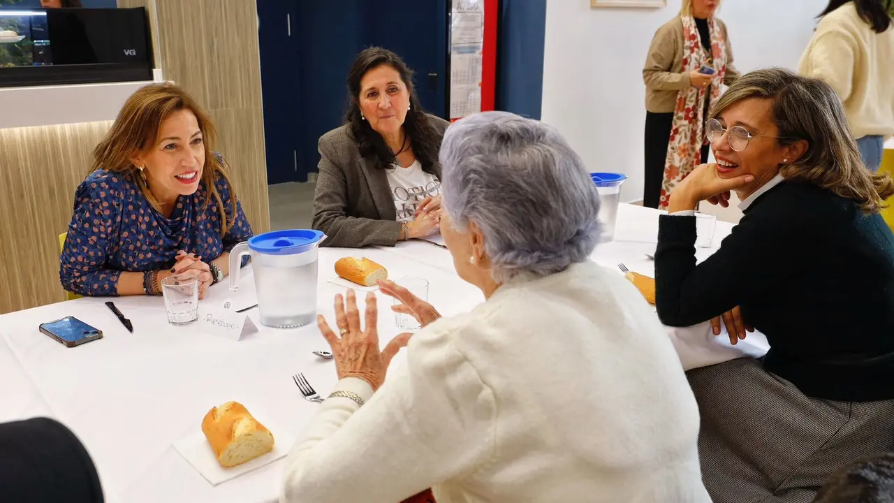 Inauguraci&oacute;n del nuevo comedor para mayores en el centro de convivencia Luis Bu&ntilde;uel. AZ