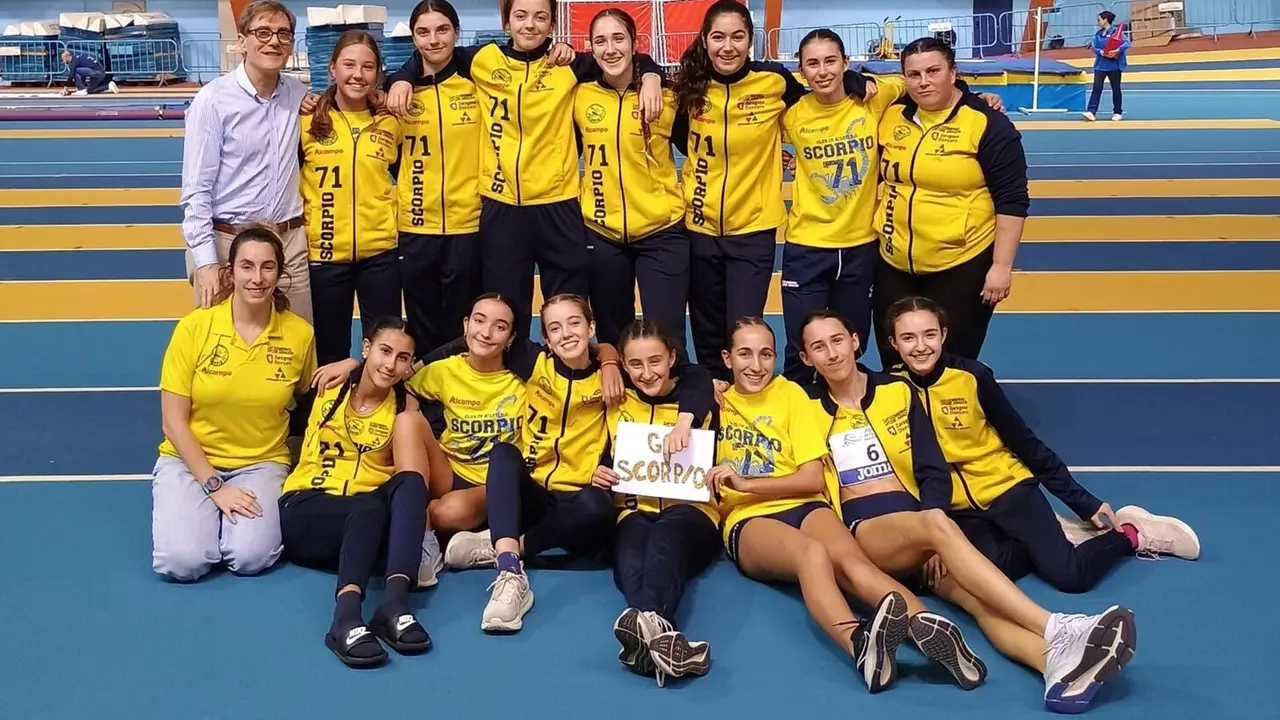 El equipo de atletismo femenino ALCAMPO-Scorpio71, quinto en el Campeonato de Espa&ntilde;a de Clubes Sub16 / EUROPA PRESS