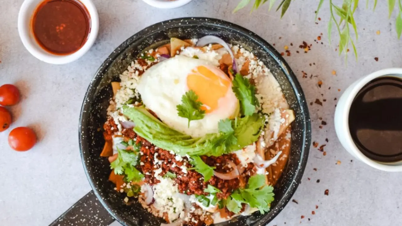 Adoptar este desayuno anab&oacute;lico como parte de tu rutina diaria no solo te ayudar&aacute; a sentirte m&aacute;s fuerte y en&eacute;rgico, sino que tambi&eacute;n es una forma deliciosa de cuidar tu cuerpo.