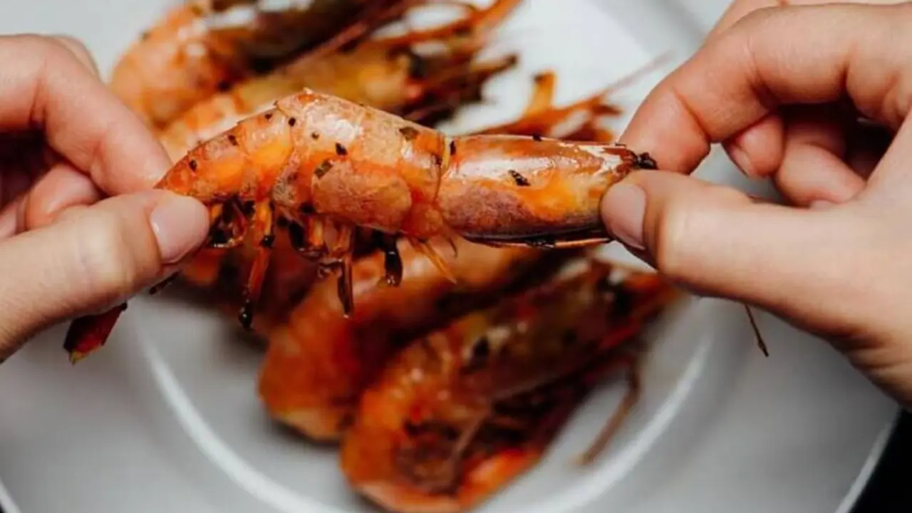 Chupar las cabezas de las gambas podr&iacute;a ser perjudicial para la salud