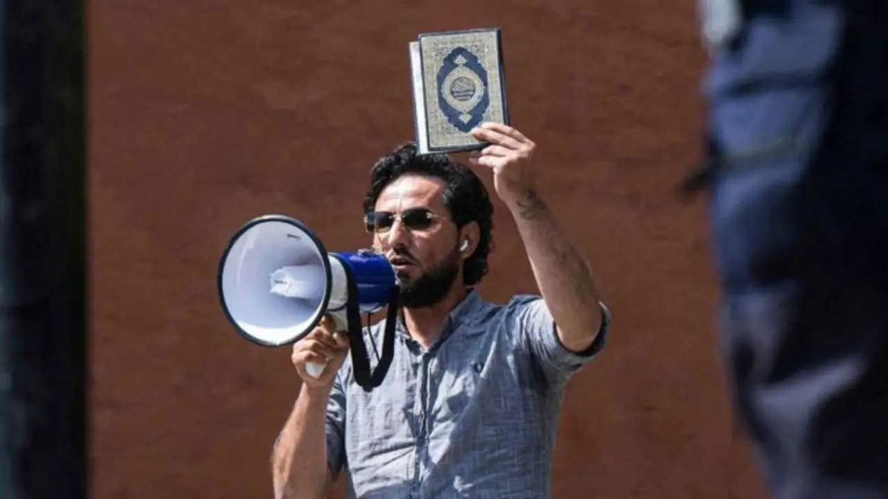 Salwan Momika durante una protesta.