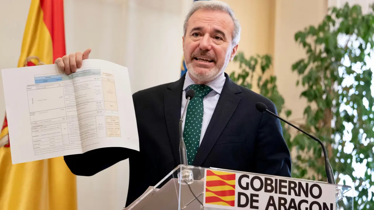 El presidente del Gobierno de Arag&oacute;n, Jorge Azc&oacute;n, en la rueda de prensa sobre financiaci&oacute;n auton&oacute;mica