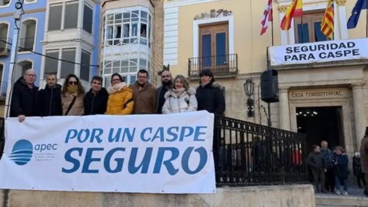 Concentraci&oacute;n en Caspe por la seguridad ciudadana.