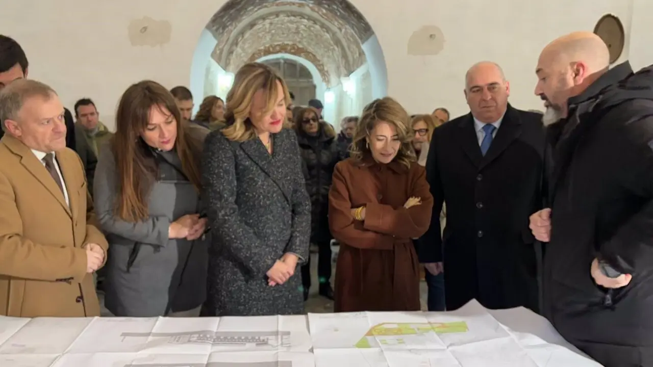 La ministra de Educaci&oacute;n, Pilar Alegr&iacute;a, visita el Monasterio de Veruela, junto a la presidenta de Paradores, Raquel S&aacute;nchez. - EUROPA PRESS