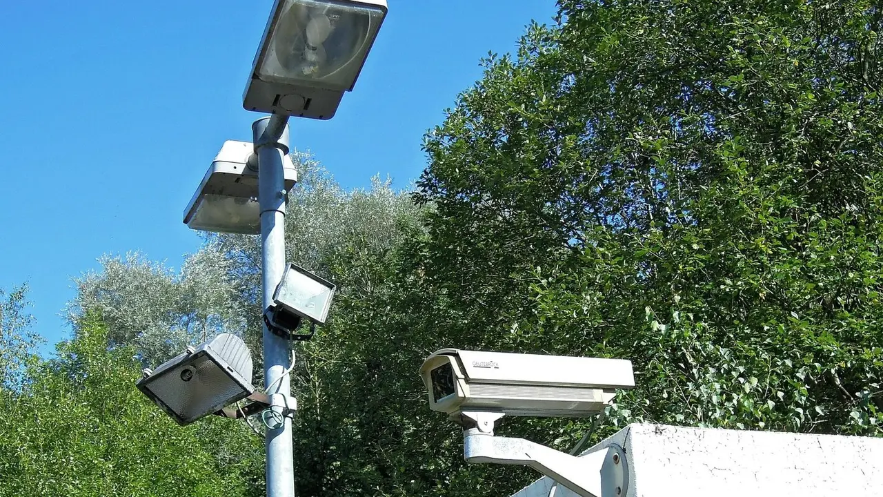 La instalaci&oacute;n de c&aacute;maras de videovigilancia / DPZ