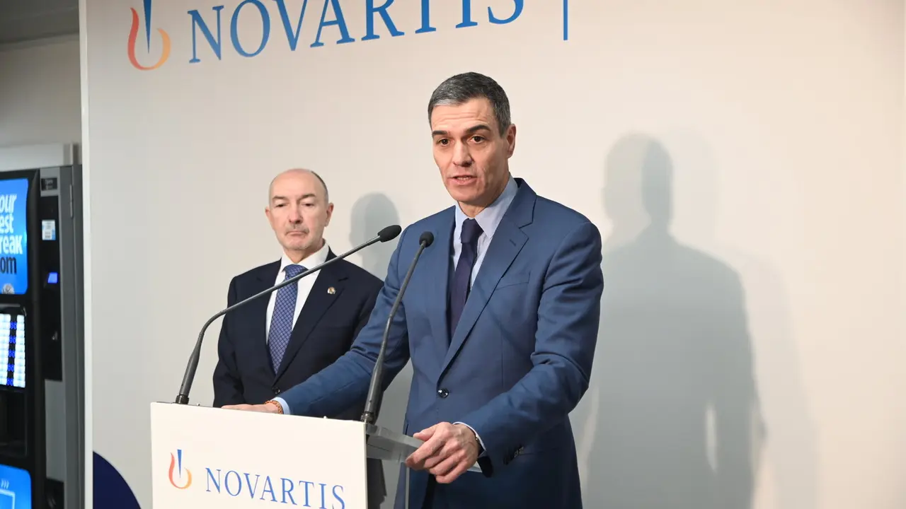Pedro S&aacute;nchez, en su visita a Novartis