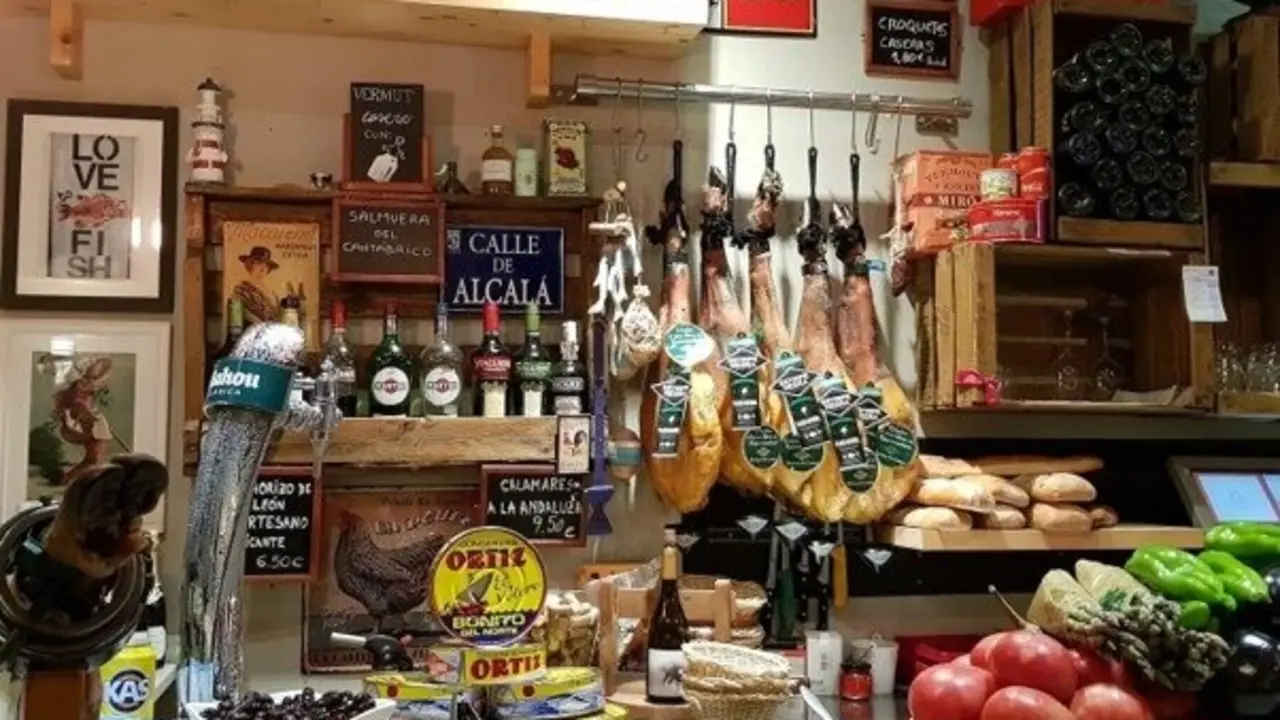 Esta tasca est&aacute; junto a los Enlaces / La Ultramarina