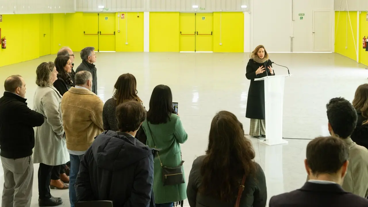 Natalia Chueca preside la inauguraci&oacute;n del nuevo pabell&oacute;n multiusos en Monta&ntilde;ana ./ Ayuntamiento de Zargoza