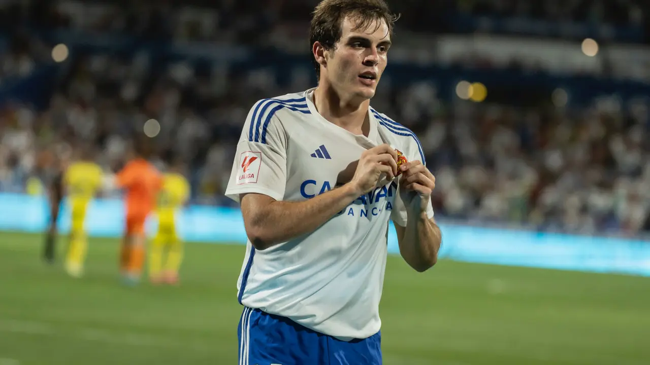 Francho Serrano con el Real Zaragoza / MARCOS CEBRI&Aacute;N