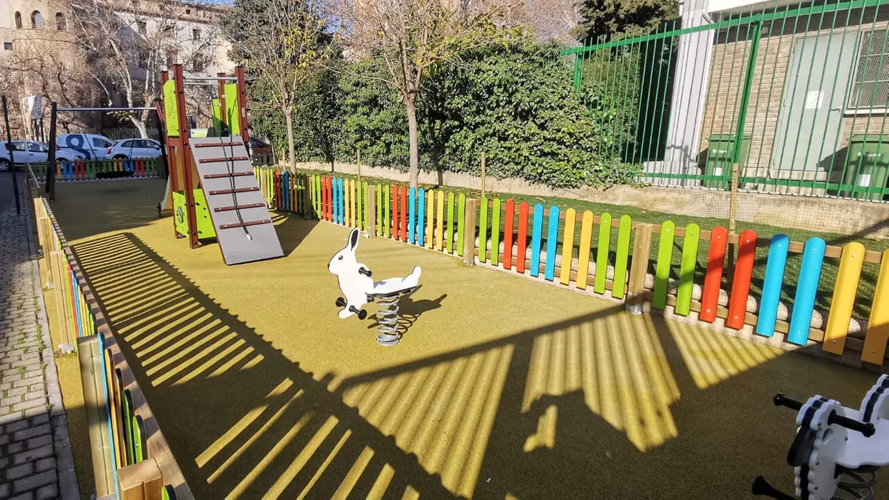 Nueva zona infantil en Tener&iacute;as / AYUNTAMIENTO DE ZARAGOZA