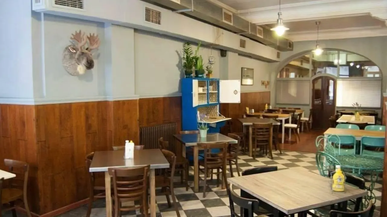 Este local abri&oacute; sus puertas en los a&ntilde;os 20 del siglo pasado / Hero&iacute;smo Hamburgueser&iacute;a