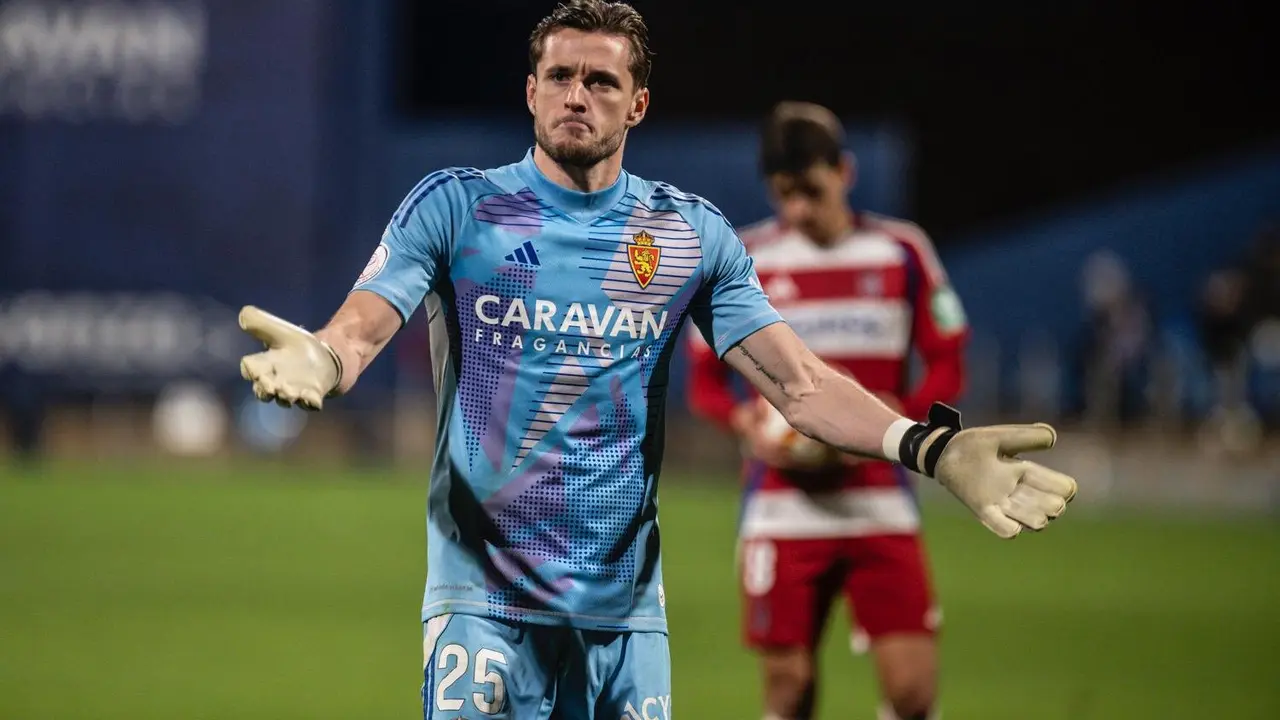 Joan Femen&iacute;as con el Real Zaragoza / Marcos Cebri&aacute;n