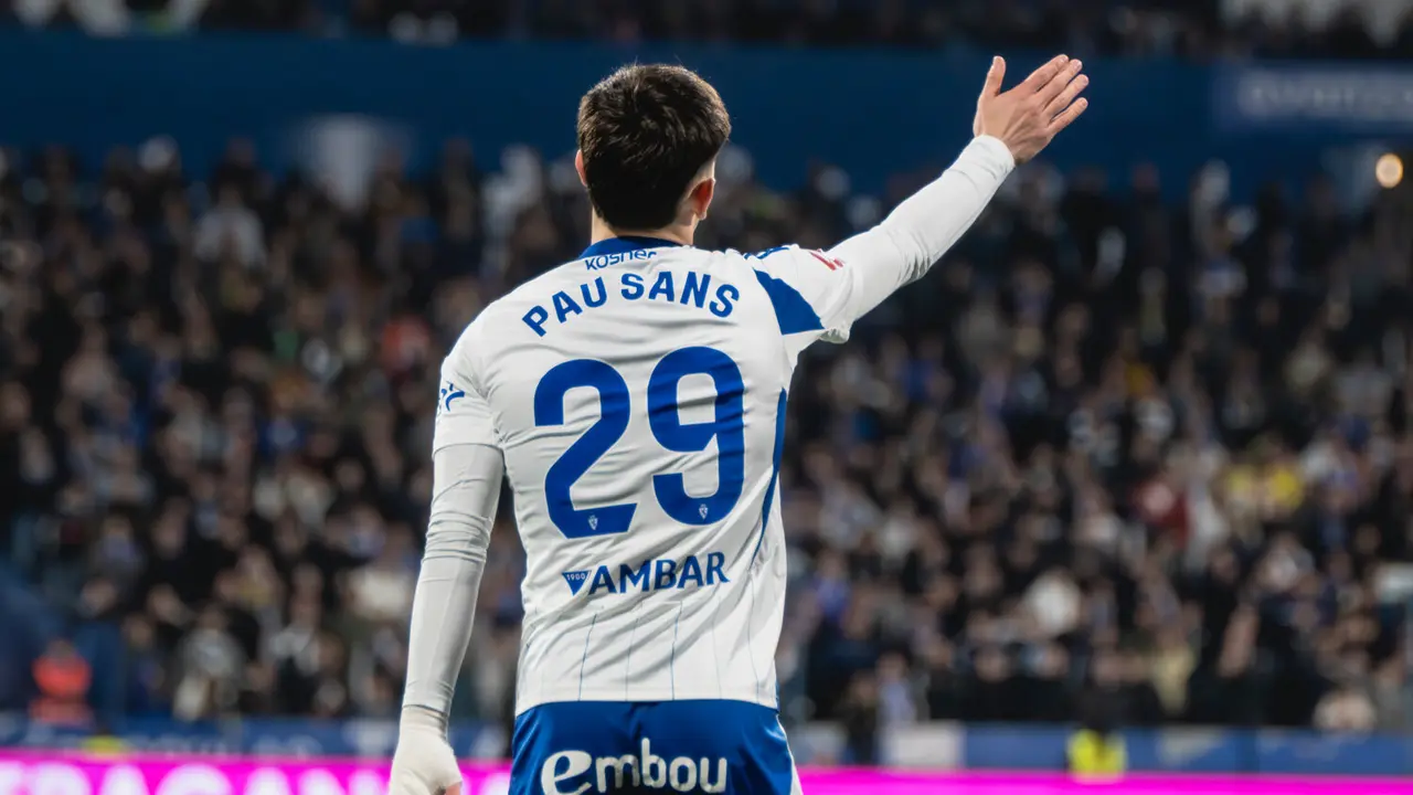 Pau Sans con el Real Zaragoza / MARCOS CEBRI&Aacute;N
