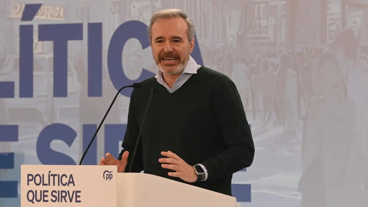 El presidente del PP de Arag&oacute;n y presidente de Arag&oacute;n, Jorge Azc&oacute;n, interviene durante el I Foro de Grandes Ciudades, a 9 de febrero de 2025, en Zaragoza, Arag&oacute;n (Espa&ntilde;a)./ Ram&oacute;n Comet - EP