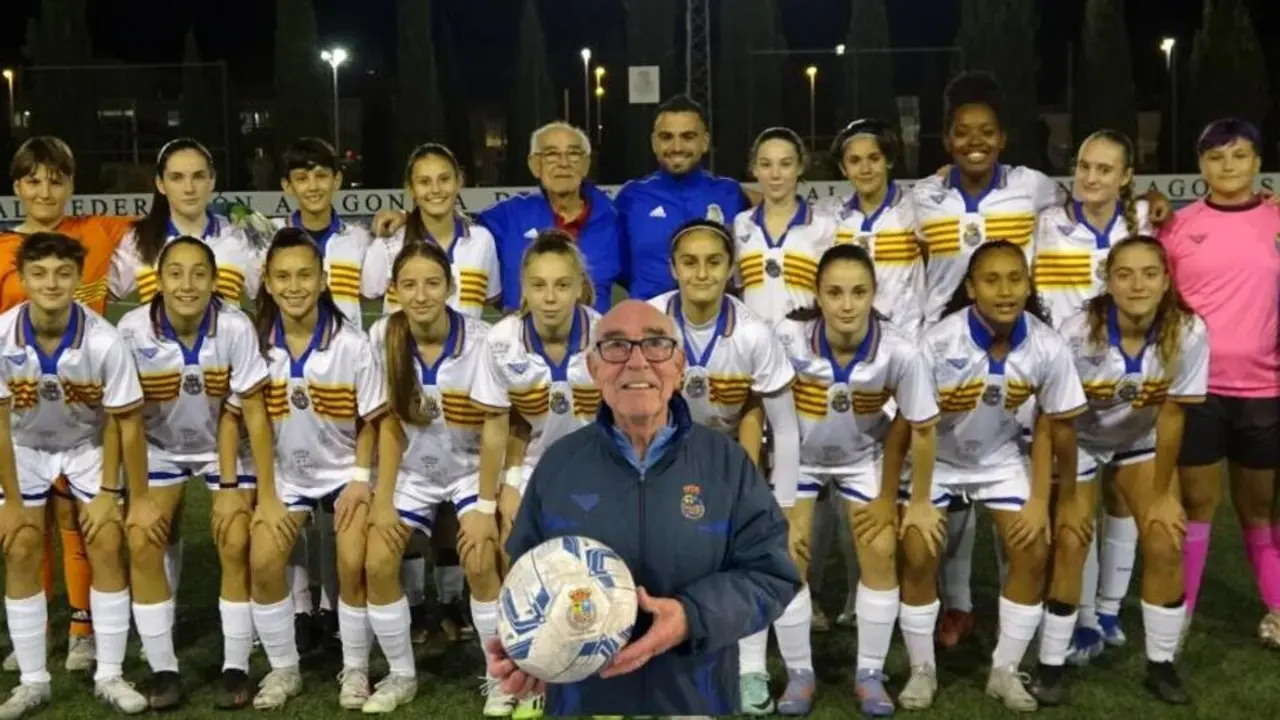 Manolo Murgoito y la selecci&oacute;n sub-14 ./ Federaci&oacute;n Aragonesa de F&uacute;tbol