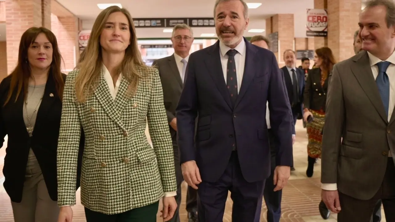 La ministra de Transici&oacute;n Ecol&oacute;gica, Sara Aagesen, y el presidente del Gobierno de Arag&oacute;n, Jorge Azc&oacute;n
