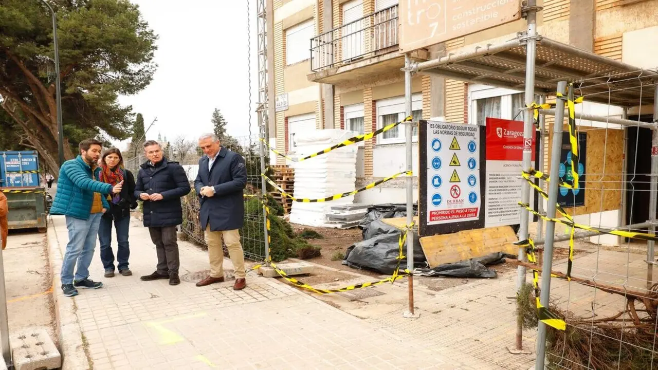 Visita a la reforma de 40 viviendas de Balsas Ebro Viejo.