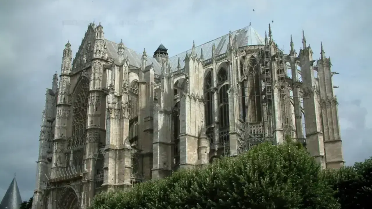 Catedral de Saint-Pierre / France Voyage
