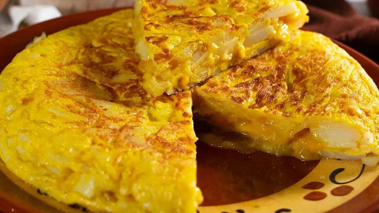 El truco de las abuelas aragonesas que consigue recatar la tortilla de patata seca